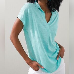 Gorgeous color 100%Linen Chico’s Easy Henley Tee, size 2